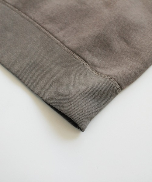 Denime（ドゥニーム）の「【MADE IN JAPAN】SWEATSHIRT VINTAGE WASH（スウェット・メンズ・ネイビー/グリーン/オートミール/スミクロ・SMALL/MEDIUM/LARGE）」の15枚目の写真