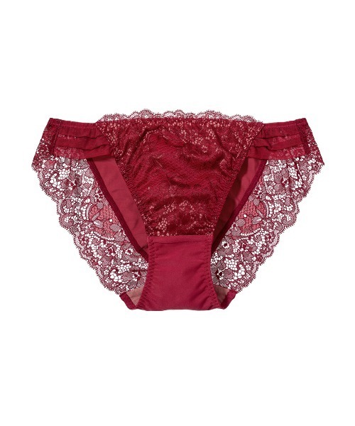 バック脚ぐりはレースで、洋服にラインが響きにくい】ナイスバディ