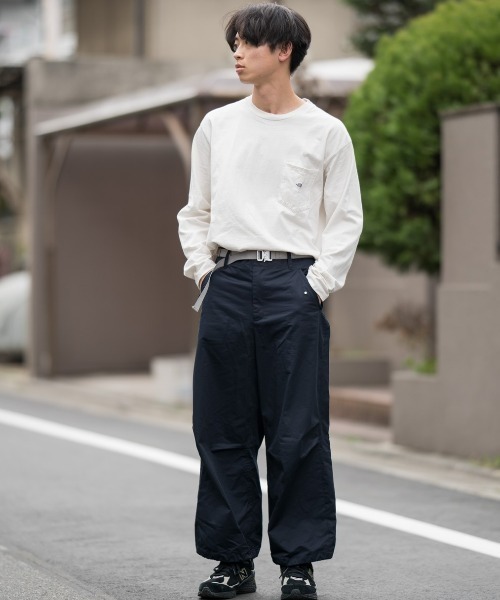 INTER FACTORY（インターファクトリー）の「WEARISTA Suzu - ミニマルカーゴパンツ　made in INTER FACTORY（カーゴパンツ・メンズ・ホワイト/ネイビー・MEDIUM/LARGE）」の10枚目の写真