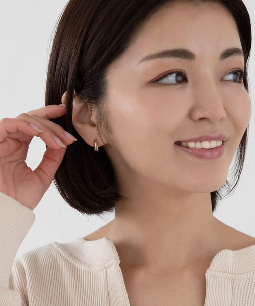 colleca la（コレカラ）の「ノンホール・2連フープイヤリング（イヤリング・レディース・シルバー/ゴールド・FREE）」の5枚目の写真