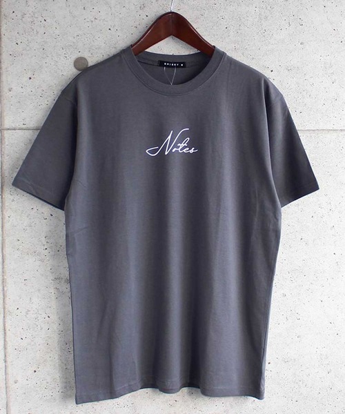 SHISKY(シスキー)の「プリント半袖Tシャツ カットソー(Tシャツ/カットソー・メンズ・モカ/ベージュ系/オフホワイト/オレンジ/ラベンダー/ホワイト系/ベージュ/ブラック/チャコール/ミント・M/L/XL)」の4枚目の写真