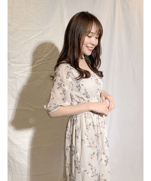 MERCURYDUO（マーキュリーデュオ）の「楊柳刺繍シャーリングワンピース（ワンピース・レディース・ブラック/ベージュ・SMALL/MEDIUM）」の5枚目の写真