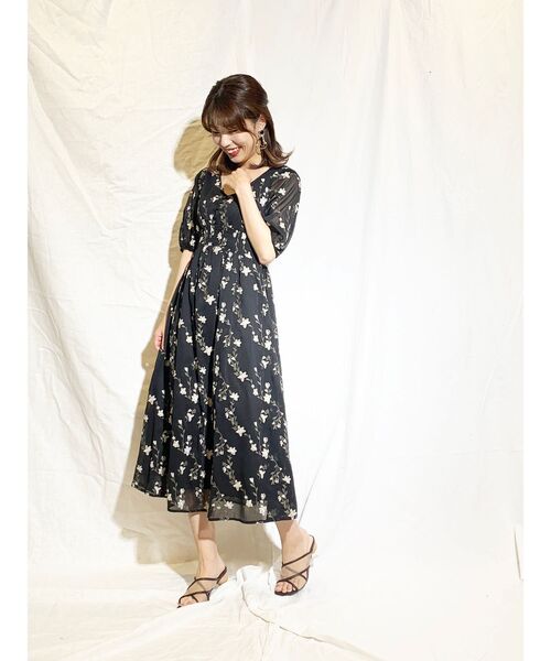 MERCURYDUO（マーキュリーデュオ）の「楊柳刺繍シャーリングワンピース（ワンピース・レディース・ブラック/ベージュ・SMALL/MEDIUM）」の7枚目の写真