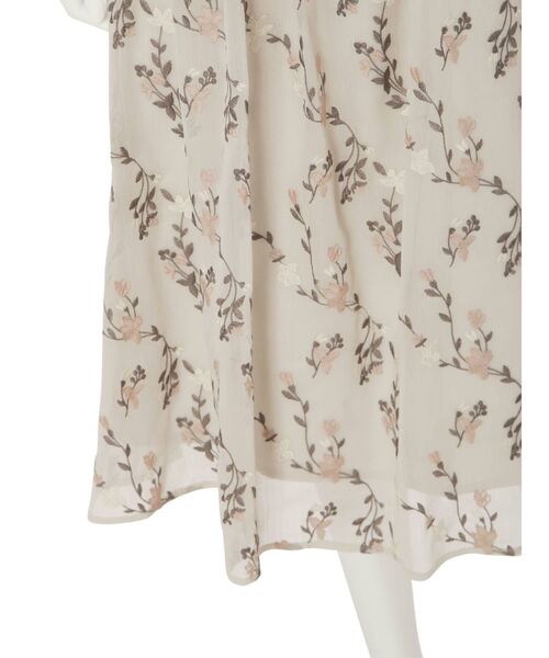 MERCURYDUO（マーキュリーデュオ）の「楊柳刺繍シャーリングワンピース（ワンピース・レディース・ブラック/ベージュ・SMALL/MEDIUM）」の14枚目の写真