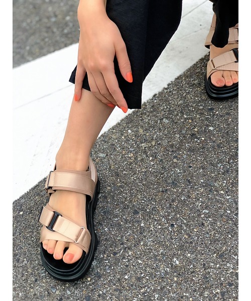 Sugar Sugar（シュガーシュガー）の「【SUGAR SUGAR シュガーシュガー】ベルクロスポーツサンダル（サンダル・レディース・カーキ/レッド/ブラック/グレー/ベージュ/マスタード・S/LL/M/L）」の19枚目の写真