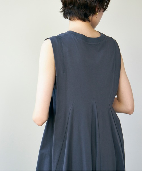 GALLARDAGALANTE（ガリャルダガランテ）の「タックフレアカットソー（Tシャツ/カットソー・レディース・チャコールグレー/パープル/ブラウン/ホワイト/レッド/グリーン/ブラック・FREE）」の16枚目の写真