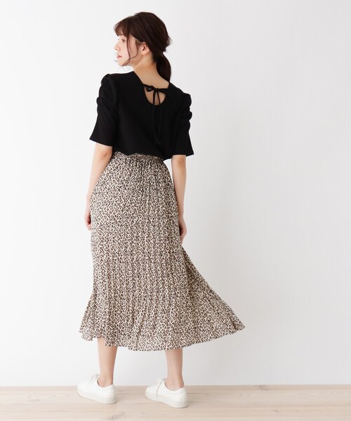 Cutie Blonde(キューティーブロンド)の「◆【S-L】バックリボンシャーリングカットソー(Tシャツ/カットソー・レディース・オフホワイト/ブラック/ライトブルー・01/02/03)」の10枚目の写真