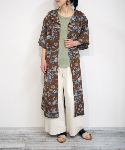 NICOLE white（ニコルホワイト）の「ボタニカル柄ワンピース（ワンピース・レディース・ブラック/ブラウン/ベージュ・FREE）」の3枚目の写真