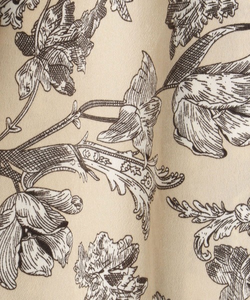 NICOLE white（ニコルホワイト）の「ボタニカル柄ワンピース（ワンピース・レディース・ブラック/ブラウン/ベージュ・FREE）」の8枚目の写真