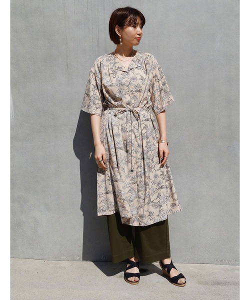 NICOLE white（ニコルホワイト）の「ボタニカル柄ワンピース（ワンピース・レディース・ブラック/ブラウン/ベージュ・FREE）」の16枚目の写真