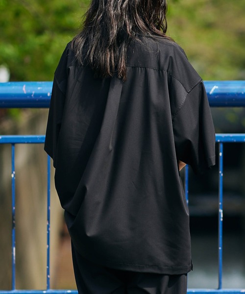 KGFR（カガフリ）の「直営店・WEB限定 KGFR(カガフリ)オーバーサイズオープンカラーシャツ（シャツ/ブラウス・メンズ・ブラック/ライトグレー/ベージュ/ライトグリーン・L/S/M）」の15枚目の写真