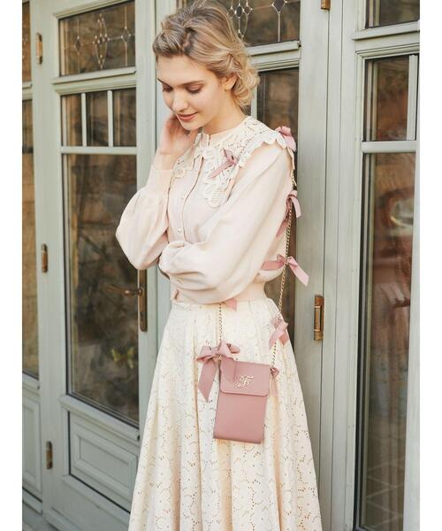 Maison de FLEUR（メゾンドフルール）の「リボンチェーンスマホ