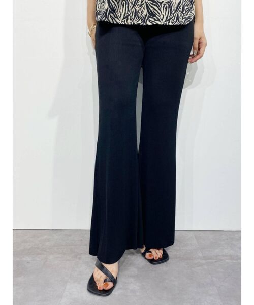 EVRIS（エヴリス）の「プリーツフレアパンツ【セットアップ着用可能】（スラックス・レディース・ブラック/パープル/アイボリー・FREE）」の2枚目の写真