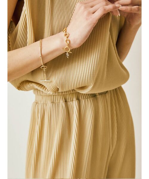 EVRIS（エヴリス）の「プリーツフレアパンツ【セットアップ着用可能】（スラックス・レディース・ブラック/パープル/アイボリー・FREE）」の4枚目の写真