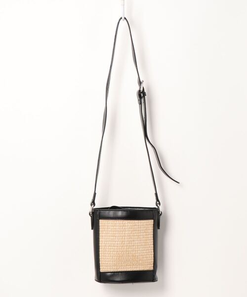 KOBE LETTUCE（コウベレタス）の「フェイクレザーカゴショルダーバッグ（かごバッグ・レディース・ブラック/アイボリー/ブラウン・FREE）」の7枚目の写真