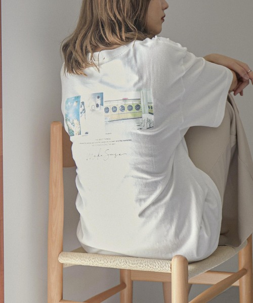 Fashion Letter（ファッションレター）の「バックプリントBIGコットンTシャツ（Tシャツ/カットソー・レディース・オフホワイト/カーキブラウン・FREE）」の2枚目の写真