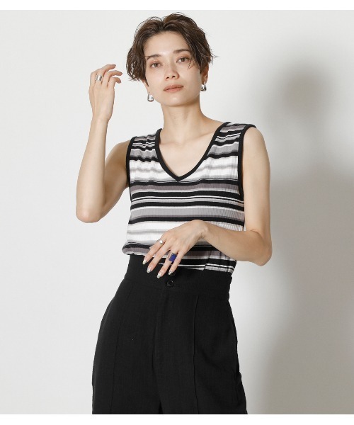 AZUL by moussy（アズールバイマウジー）の「2WAY LACE UP RIB TANK/2WAYレースアップリブタンク（タンクトップ・レディース・ベージュ/ブラック系その他/レッド/ベージュ系その他・MEDIUM/SMALL）」の2枚目の写真