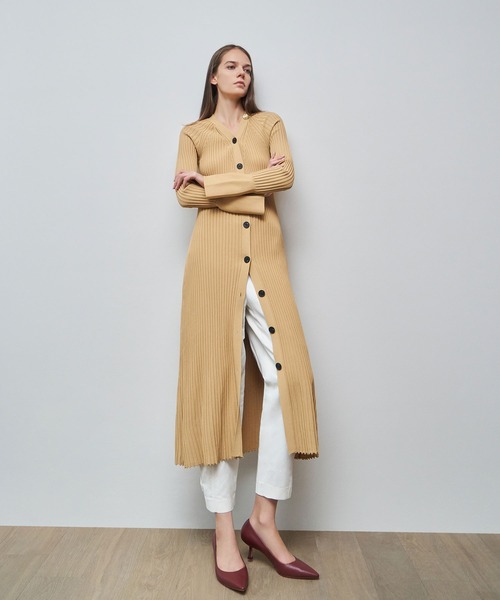 CHARLES & KEITH(チャールズ & キース)の「ポインテッド キトゥンヒールパンプス / Pointed Kitten Heel Pumps(パンプス・レディース・スモークピンク/ブラック/マルーン/オフホワイト/セージグリーン/ブラウン/ブラック系その他2/アイボリー/ライトブラウン/バーガンディー・25.5cm/23cm/24.5cm/25cm/22.5cm/23.5cm/22cm/26.5cm)」の15枚目の写真