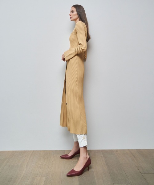 CHARLES & KEITH(チャールズ & キース)の「ポインテッド キトゥンヒールパンプス / Pointed Kitten Heel Pumps(パンプス・レディース・スモークピンク/ブラック/マルーン/オフホワイト/セージグリーン/ブラウン/ブラック系その他2/アイボリー/ライトブラウン/バーガンディー・25.5cm/23cm/24.5cm/25cm/22.5cm/23.5cm/22cm/26.5cm)」の13枚目の写真