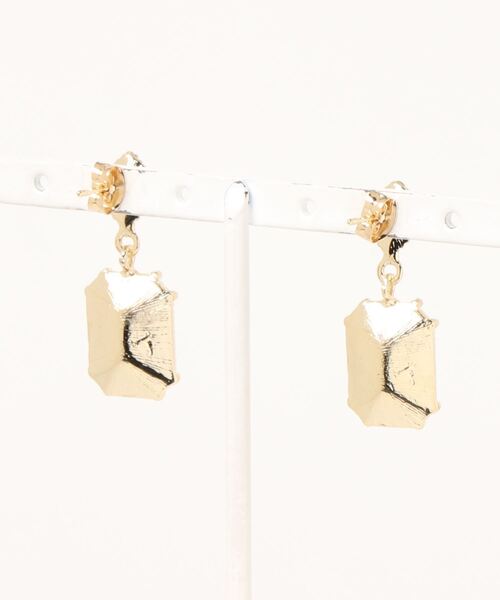 欧州航路（オウシュウコウロ）の「【欧州航路】スクエアイルミピアス（ピアス（両耳用）・レディース・ブラック/パープル/レッド/ピンクベージュ・FREE）」の5枚目の写真