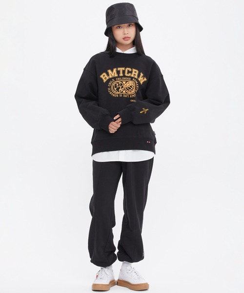 ROMANTIC CROWN（ロマンティッククラウン）の「【ROMANTIC CROWN】RMTCRW HEAVYWEIGHT SWEATSHIRT / ロマンティッククラウン アーチ ロゴ ヘヴィウェイト スウェットシャツ（スウェット・メンズ・ライトグレー/ブラック・SMALL/MEDIUM/LARGE/X-LARGE）」の8枚目の写真