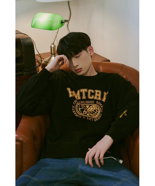 ROMANTIC CROWN（ロマンティッククラウン）の「【ROMANTIC CROWN】RMTCRW HEAVYWEIGHT SWEATSHIRT / ロマンティッククラウン アーチ ロゴ ヘヴィウェイト スウェットシャツ（スウェット・メンズ・ライトグレー/ブラック・SMALL/MEDIUM/LARGE/X-LARGE）」の3枚目の写真