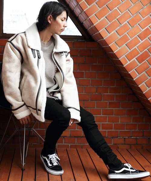 8(eight)(エイト)の「フェイクムートンBー3フライトジャケット(ブルゾン・メンズ・ブラック/アイボリー/ベージュ・MEDIUM/LARGE)」の18枚目の写真