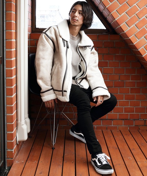 8(eight)(エイト)の「フェイクムートンBー3フライトジャケット(ブルゾン・メンズ・ブラック/アイボリー/ベージュ・MEDIUM/LARGE)」の19枚目の写真