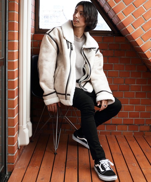 8(eight)(エイト)の「フェイクムートンBー3フライトジャケット(ブルゾン・メンズ・ブラック/アイボリー/ベージュ・MEDIUM/LARGE)」の20枚目の写真