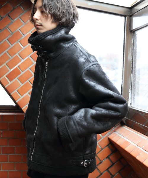 8(eight)(エイト)の「フェイクムートンBー3フライトジャケット(ブルゾン・メンズ・ブラック/アイボリー/ベージュ・MEDIUM/LARGE)」の22枚目の写真