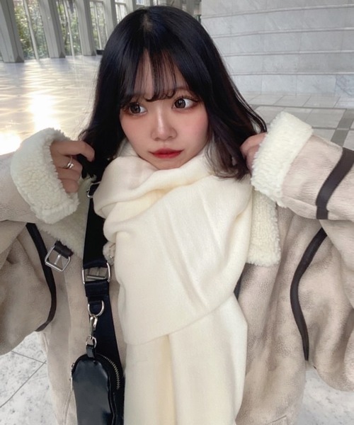 8(eight)(エイト)の「フェイクムートンBー3フライトジャケット(ブルゾン・メンズ・ブラック/アイボリー/ベージュ・MEDIUM/LARGE)」の5枚目の写真