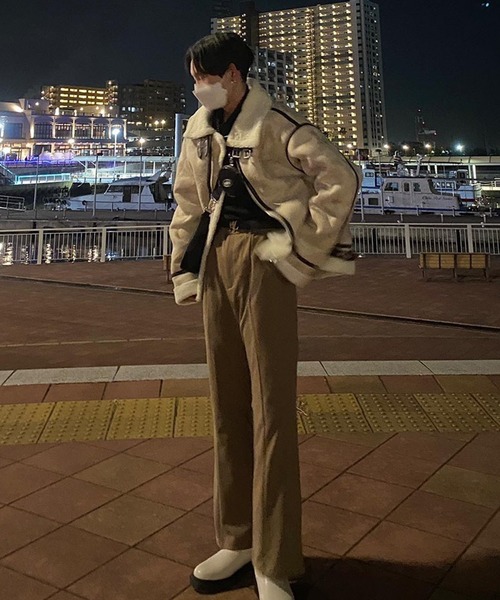 8(eight)(エイト)の「フェイクムートンBー3フライトジャケット(ブルゾン・メンズ・ブラック/アイボリー/ベージュ・MEDIUM/LARGE)」の10枚目の写真