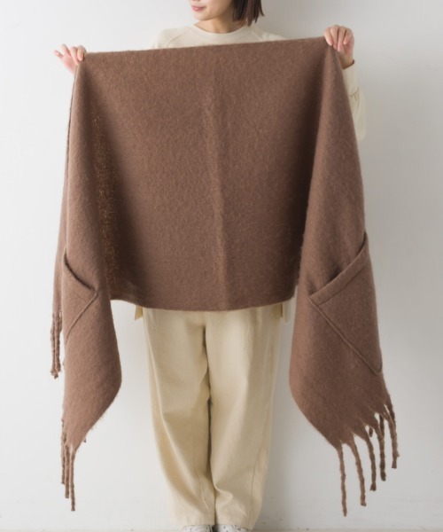 OMNES（オムネス）の「起毛2WAY大判フリンジストール（マフラー・レディース・ベージュ/アイボリー/モカ/ブラウン/ブラック系その他/ブラウン系その他/イエロー/ハウンドトゥース/パープル/グリーン・FREE）」の21枚目の写真