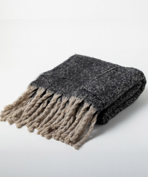 OMNES（オムネス）の「起毛2WAY大判フリンジストール（マフラー・レディース・ベージュ/アイボリー/モカ/ブラウン/ブラック系その他/ブラウン系その他/イエロー/ハウンドトゥース/パープル/グリーン・FREE）」の16枚目の写真