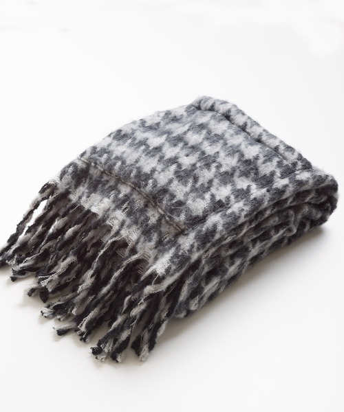 OMNES（オムネス）の「起毛2WAY大判フリンジストール（マフラー・レディース・ベージュ/アイボリー/モカ/ブラウン/ブラック系その他/ブラウン系その他/イエロー/ハウンドトゥース/パープル/グリーン・FREE）」の14枚目の写真