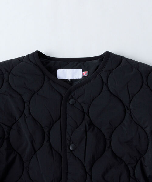 WILD THINGS(ワイルドシングス)の「【WEB限定】【WILD THINGS/ワイルドシングス】 プリマロフトキルティングジャケット #WTW21210SK(ダウンジャケット/コート・レディース・ブラック/カーキ・MEDIUM)」の18枚目の写真