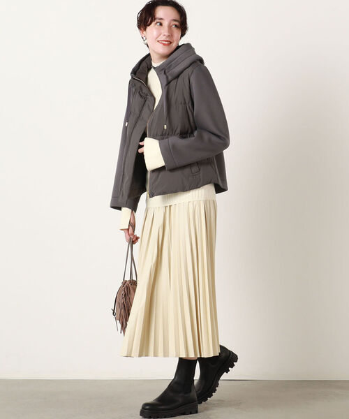 NOLLEY’S（ノーリーズ）の「◇【WEB限定】カットボンディング×スムースタフタダウン（ダウンジャケット/コート・レディース・ブラック/チャコールグレー/ベージュ・FREE）」の9枚目の写真