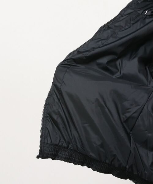 NIKE(ナイキ)の「NIKE/ナイキ ルーズシルエット バックプリントロゴジャケット DJ6996-010(ダウンジャケット/コート・レディース・ブラック・L/M)」の4枚目の写真