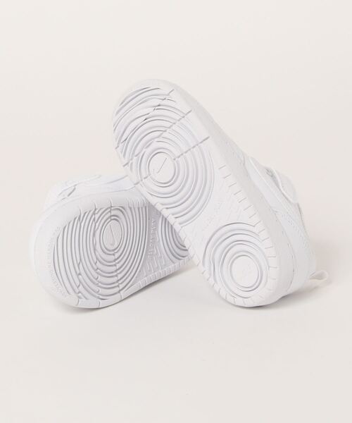 NIKE（ナイキ）の「NIKE ナイキ COURT BOROUGH LOW 2 TDV ベビースニーカー (コートバーロウLOW2TDV) BQ5453（スニーカー・キッズ・ホワイト/ブラック×ブラック・15.0cm/16.0cm/14.0cm/13.0cm/12cm）」の4枚目の写真