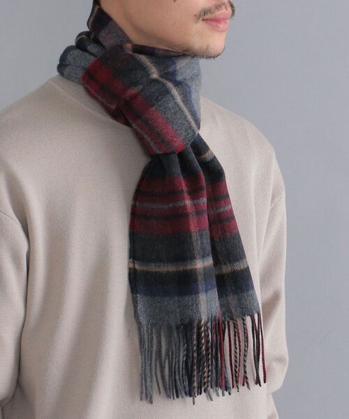 SHIPS（シップス）の「SHIPS: ウール/カシミヤ ベーシック チェック マフラー（マフラー・メンズ・ブラック/カーキ/ダークグレー/キャメル/ワイン/ネイビー・ONE SIZE）」の8枚目の写真