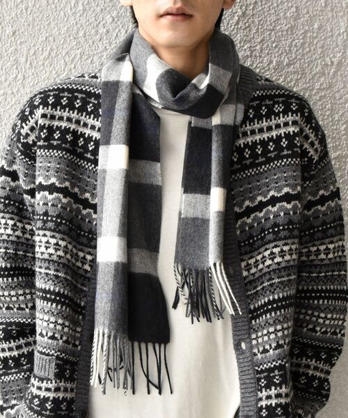 SHIPS（シップス）の「SHIPS: ウール/カシミヤ ベーシック チェック マフラー（マフラー・メンズ・ブラック/カーキ/ダークグレー/キャメル/ワイン/ネイビー・ONE SIZE）」の9枚目の写真