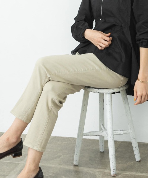 URBAN RESEARCH Sonny Label（アーバンリサーチサニーレーベル）の「テーパードカラーデニム（デニムパンツ・レディース・ベージュ系その他/グリーン/オレンジ・24/25/26）」の9枚目の写真