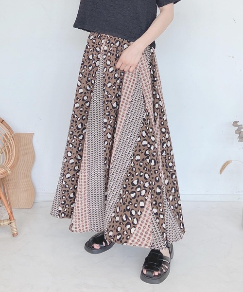 AS KNOW AS plus（アズノゥアズプラス）の「●ベルト付ボリュームロングスカート（スカート・レディース・ブラック/イエロー/チェック/ベージュ系/ネイビー系/ストライプ/マルチ/ブラック系その他/ブルー系その他/ブラック系その他2/グレー系その他/その他/グリーン/マスタード/グリーン系その他/カーキ/ベージュ/ブラック系その他3/アニマル・FREE）」の17枚目の写真