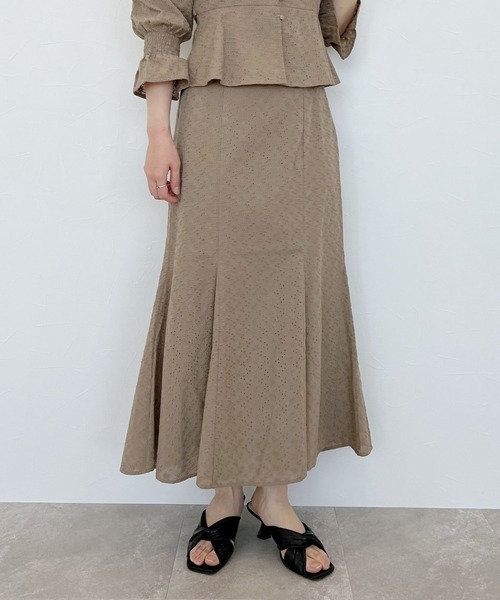 mysty woman(ミスティウーマン)の「刺繍レースマーメイドスカート 272565(スカート・レディース・ブラウン/オフホワイト/ピンク・FREE)」の1枚目の写真