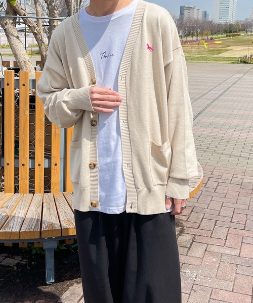 PairPair(ペアペア)の「ワンポイントVネック刺繍カーディガン(ユニセックス)(カーディガン/ボレロ・メンズ・ピンク/オレンジ/アイボリー/イエロー/ライトブルー・MEDIUM/LARGE)」の7枚目の写真