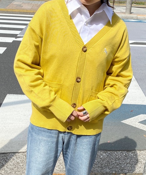 PairPair(ペアペア)の「ワンポイントVネック刺繍カーディガン(ユニセックス)(カーディガン/ボレロ・メンズ・ピンク/オレンジ/アイボリー/イエロー/ライトブルー・MEDIUM/LARGE)」の20枚目の写真