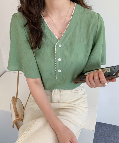 ABITOKYO(アビトーキョー)の「ボリューミー袖フリルVネックブラウス(Tシャツ/カットソー・レディース・ホワイト/ベージュ/サックスブルー/グリーン/ブラック/ネイビー・FREE)」の5枚目の写真