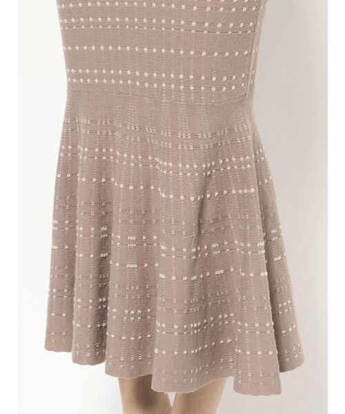 RESEXXY(リゼクシー)の「オフショルマーメイドニットワンピース(ワンピース・レディース・ブラック/ブルー/その他1・FREE)」の4枚目の写真