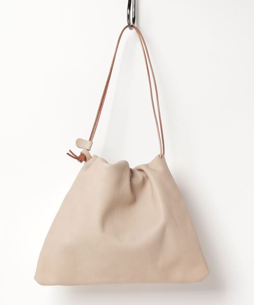 Uncut Bound（アンカットバウンド）の「Dono(ドーノ)　レザー巾着バッグ（ショルダーバッグ・レディース・グレー/ブラック・FREE）」の2枚目の写真