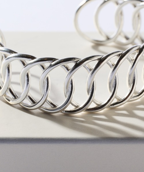 Lui's（ルイス）の「アクセサリーブランド【Ah / アー】ツイストバングル（バングル/リストバンド・メンズ・シルバー・FREE）」の2枚目の写真